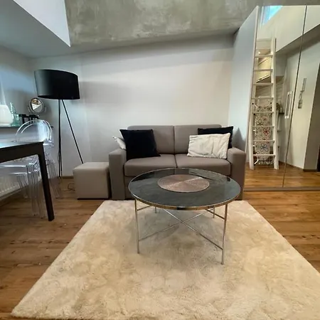 Warynskiego 9: Panorama Smart Apartment Warsaw